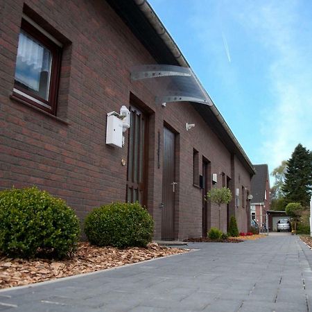 Ferienhaus Kleine Oase 瓦雷尔 外观 照片
