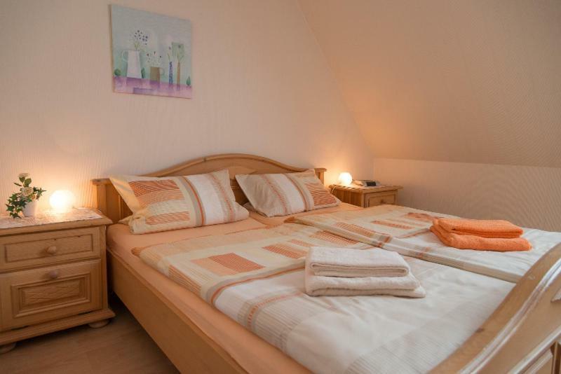 Ferienhaus Kleine Oase 瓦雷尔 外观 照片